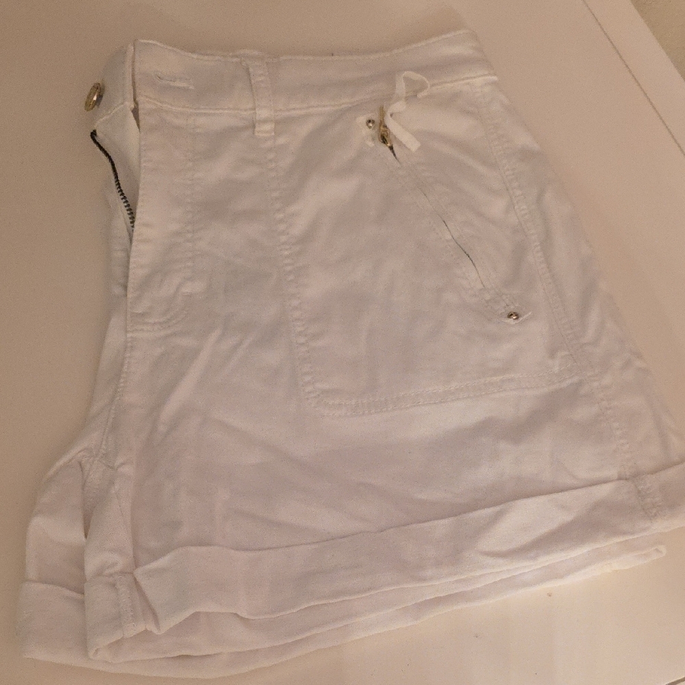 White House Black Market White Skorts Lightweight Elastic Waist